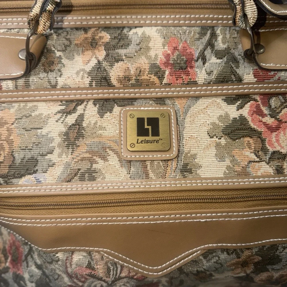 RARE Vintage 80s LEISURE Tapestry Garment And Carry On bag Bundle Of 2!!!